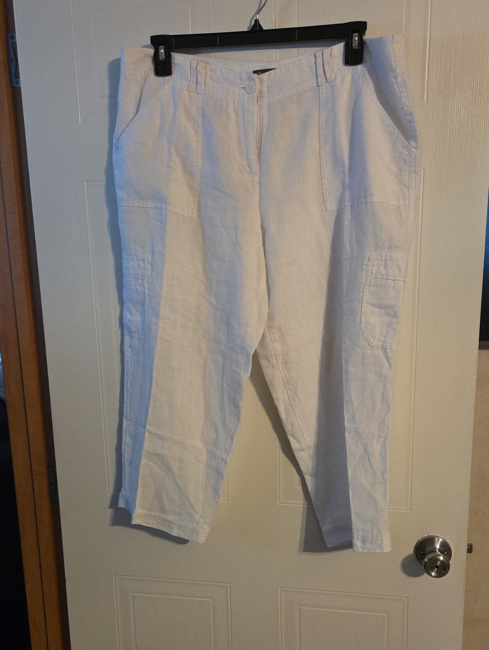 Tommy Bahama Cream Linen-Blend Cargo Capris